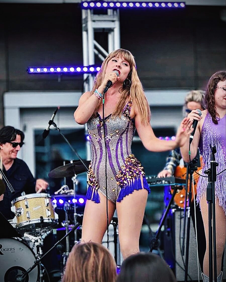 Taylor Swift Tribute